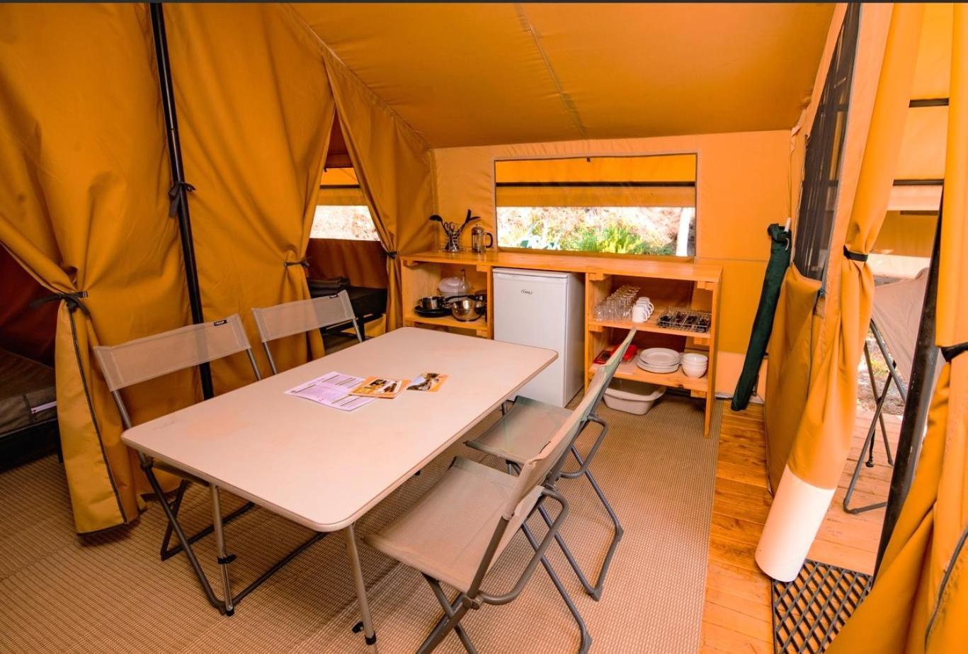 Camping Onlycamp Les Berges De L'Yonne 호텔 Coulanges-sur-Yonne 외부 사진